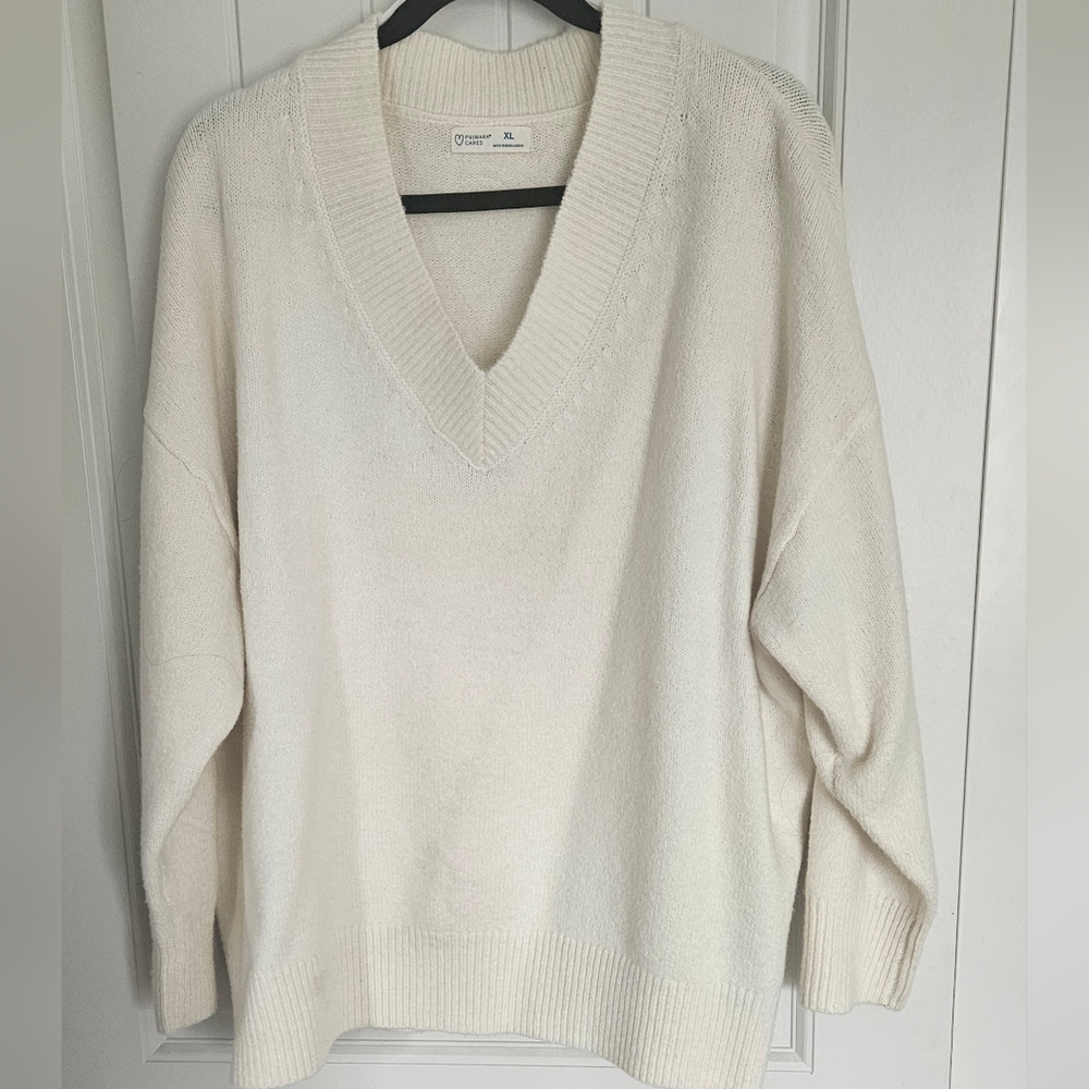 Primark Cream V-Neck Sweater Soft Knit